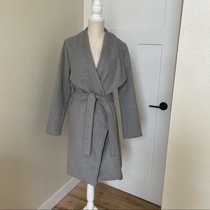 Coat with tie belt